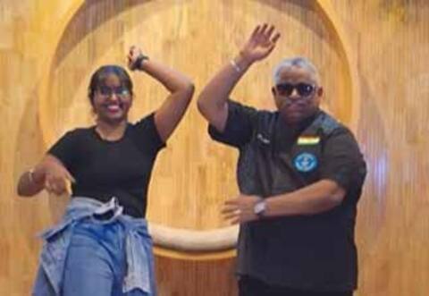 விஜய் பாடலுக்கு நடனமாடி மாஸ் காட்டிய செப் தாமு! வைரல் வீடியோ