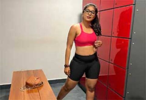 ஆபாசமாக பேசிய நெட்டீசனுக்கு கொட்டு வைத்த வீஜே பார்வதி