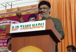 பிரதமரை விமர்சிப்பவர்கள் குறை பிரசவத்தில் பிறந்தவர்கள் : பாக்யராஜ் தாக்கு