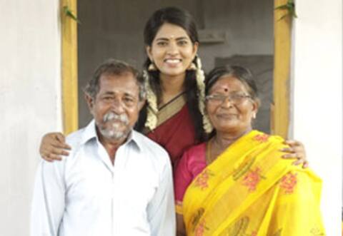 அப்பா அம்மாவுக்காக வீஜே தீபிகா செய்த காரியம் : குவியும் வாழ்த்துகள்