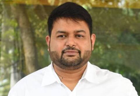 மாணவனின் மூன்று வருட படிப்பு செலவை ஏற்ற தமன்