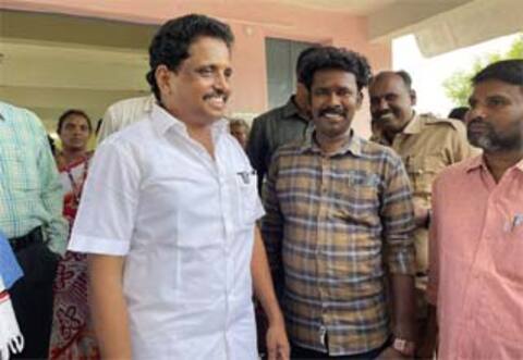 விஜய் டிவி ராமர் ஒரு அரசு அதிகாரியா? அதிர்ச்சியில் ரசிகர்கள்!