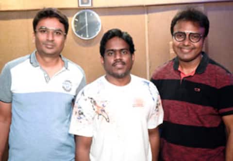 கேப்டனுக்காக பாடிய யுவன்