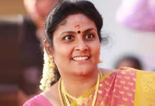 செஞ்சுரி அடிக்கிறார்  சுஜாதா