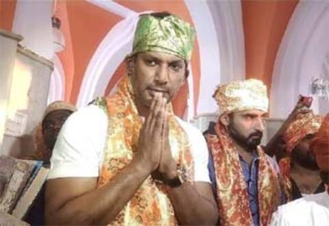 அமீன் பீர் தர்காவில் வழிபாடு நடத்திய விஷால்!