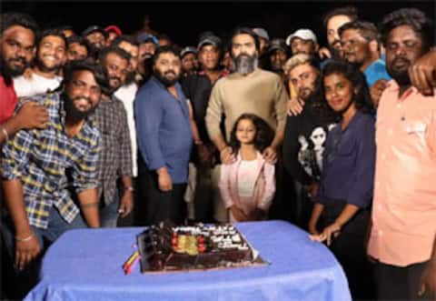 பத்து தல படப்பிடிப்பு நிறைவு : கேக் வெட்டி கொண்டாடிய சிம்பு