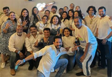 90ஸ் சின்னத்திரை நடிகர்களின் ரீ-யூனியன் கிளிக்ஸ்!