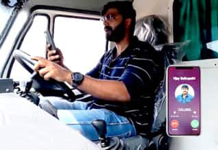 நினைத்தாலே இனிக்கும் தொடரில் விஜய்சேதுபதி