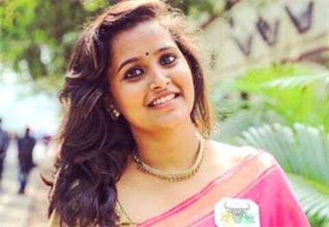 தன்னை கேலி செய்த நபருக்கு பொறுமையாக பதில் கொடுத்த ஜாக்குலின்
