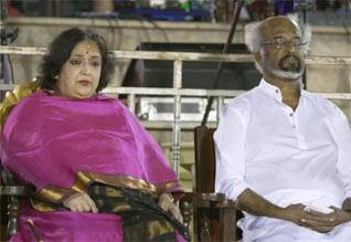 கர்நாடகாவில் மகா சிவராத்திரி விழாவில் பங்கேற்ற ரஜினி