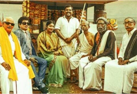 அரசியலை நையாண்டி செய்யும் பப்ளிக்