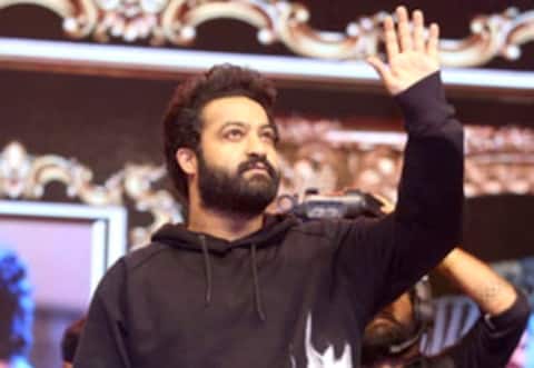 இப்படி கேட்டால் நடிப்பதையே நிறுத்தி விடுவேன் : டென்ஷனான ஜூனியர் என்டிஆர்