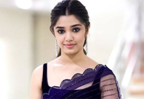 அண்ணனுடன் மிஸ் ஆன வாய்ப்பு : தம்பி கார்த்தியோடு ஜோடி சேர்ந்த கிரித்தி ஷெட்டி
