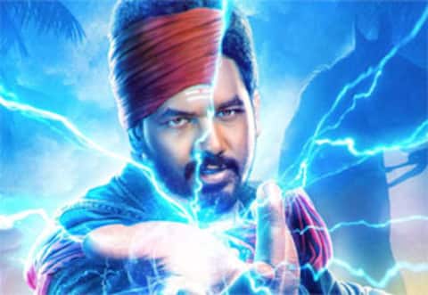 மலையாள மின்னல் முரளி ரீமேக்கா வீரன் ; விடை தெரிந்தது