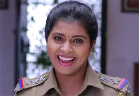 இனியா சீரியலில் பிக்பாஸ் மதுமிதா அதிரடி என்ட்ரி