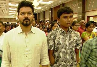 ஓட்டுக்கு பணம் வாங்க வேண்டாம் என பெற்றோரிடம் சொல்லுங்க : மாணவர்கள் மத்தியில் விஜய் பேச்சு