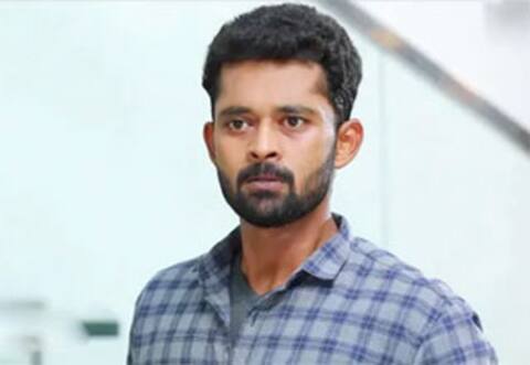 போக்குவரத்து விதிமீறல் : சீரியல் நடிகரின் அதிரடி ஆக்ஷன்