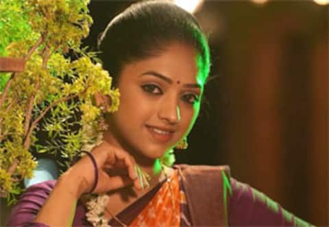 அம்மா முன்னாடியே அப்படி கேட்டாங்க : சீரியல் நடிகையின் பரபரப்பு பேட்டி