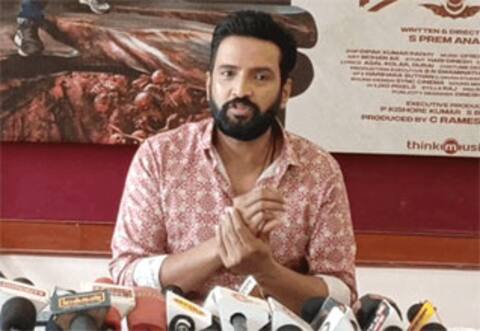 புகைபிடித்தல், மது அருந்துதல் காட்சிகளை தவிர்ப்பது நல்லது : சந்தானம்