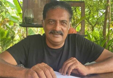 இஸ்ரோவை இழிவுப்படுத்திய நடிகர் பிரகாஷ் ராஜ் மீது கமிஷனர் அலுவலகத்தில் புகார்