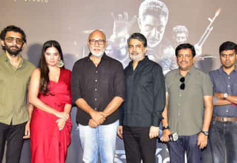 டிசி, மார்வெல் போல புதிய ஒரு உலகை உருவாக்க விரும்பினோம் - ‛வெப்பன் இயக்குனர்