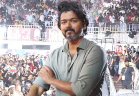 அரசியலில் குதிக்க தீவிரம்: பெண்களை திரட்டும் விஜய்