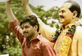 ஒரே நேரத்தில் 2 படங்களாக உருவாகும் ஒரே நபரின் சுயசரிதை ; எதிர்பார்ப்பில் அஜ்மல்