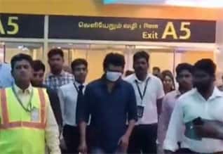 தாய்லாந்து படப்பிடிப்பை முடித்துவிட்டு அதிகாலை சென்னை திரும்பிய விஜய்