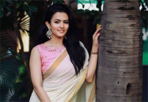 என்னை நேசிக்க வைத்ததற்கு நன்றி  - அபர்ணாதாஸ் உருக்கமான பதிவு!