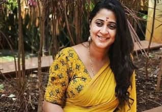 சென்னை பெருவெள்ளத்தில் சிக்கி தவித்த கனிகா மீட்பு