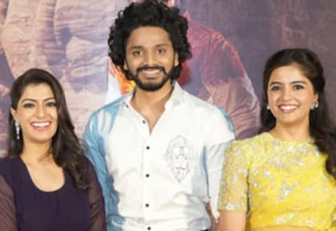 ஹனு மானை புகழும் அம்ரிதா, வரலட்சுமி