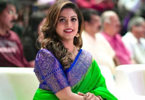 பேஷன் டிசைனிங் படிக்கிறார் இனியா