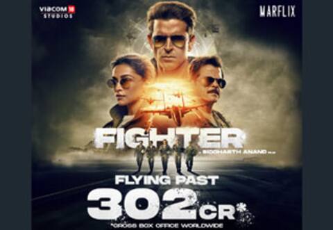300 கோடி வசூலை கடந்த ‛பைட்டர்