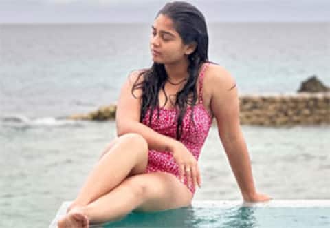 நீச்சல் உடையில் கவுரி கிஷன்