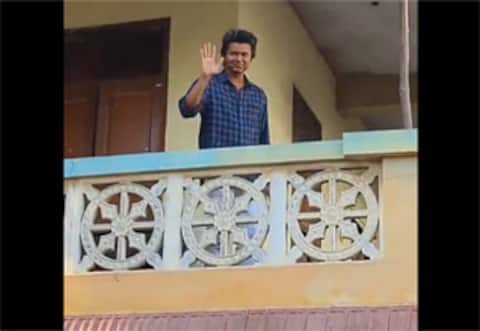மீண்டும் ரசிகர்களை சந்தித்த விஜய்