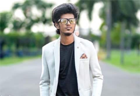 ஸ்டைலிஷ் லுக்கில் பாலா