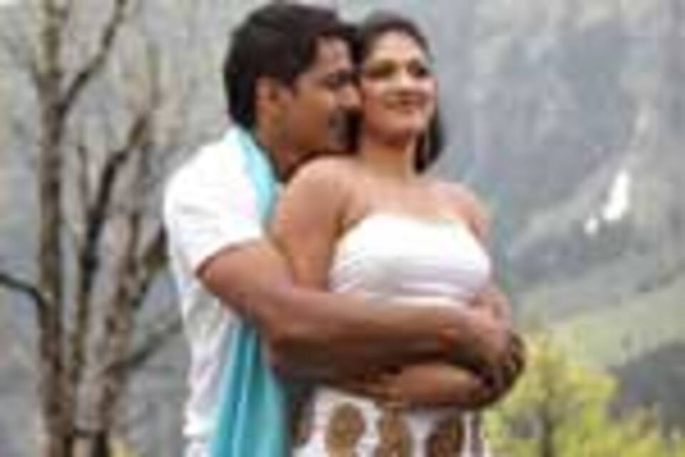 துள்ளி எழுந்தது காதல்