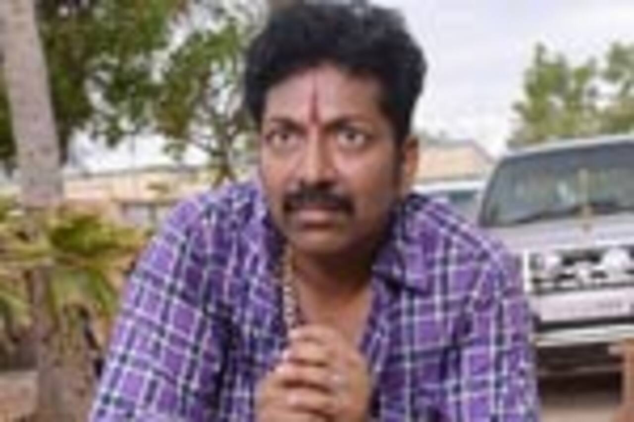 சரித்திரம் பேசு