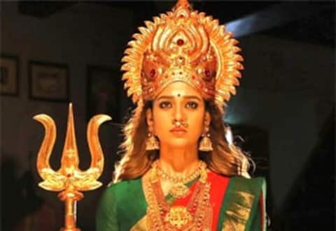 மூக்குத்தி அம்மன்