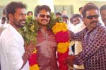 கரன் பிறந்த நாள் கொண்டாட்டம்
