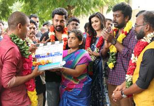 நான் செய்த குறும்பு பட பூஜை
