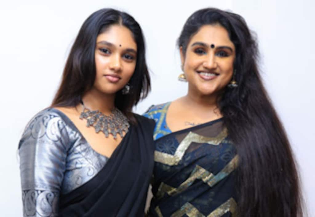 மிசஸ் அண்ட் மிஸ்டர் இசை வெளியீடு