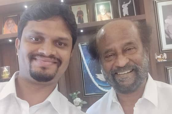 ரஜினி உடன் ரஜினி மக்கள் மன்ற இளைஞரணியில் இருப்பவர் எடுத்துக்கொண்ட செல்பி.