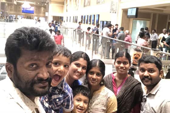 சீமராஜா படத்தை முதல்நாளே பார்த்து ரசித்த இயக்குனர் சுசுசீந்திரன் குடும்பத்துடன் மகிழ்ச்சியாக எடுத்துக்கொண்ட செல்பி.