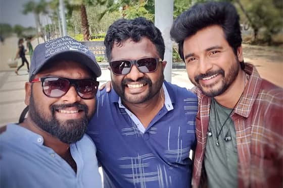 ஹீரோ படத்தின் படப்பிடிப்பில் செல்பி எடுத்து மகிழ்ந்த நடிகர் சிவகார்த்திகேயன், இயக்குநர் பிஎஸ் மித்ரன் மற்றும் ஒளிப்பதிவாளர் ஜார்ஜ்.