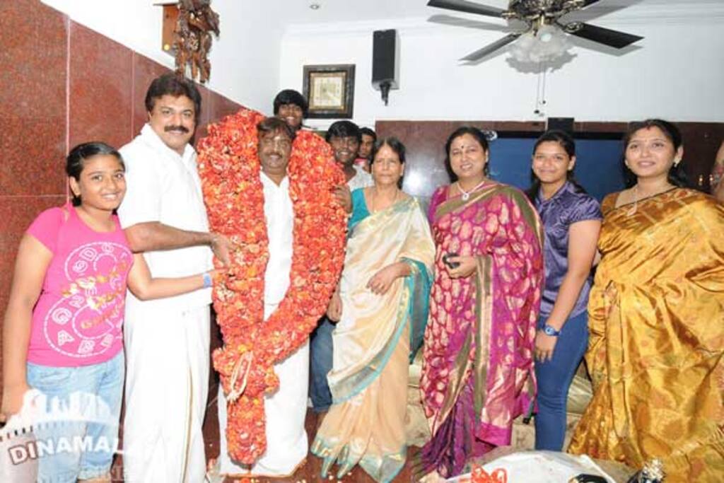 விஜயகாந்த் பிறந்த நாள் விழா