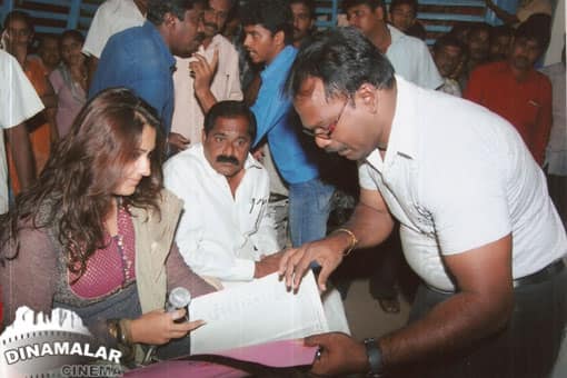 நமீதா பிறந்தநாள் கொண்டாட்டம்