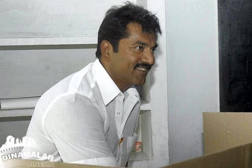 ஓட்டு போட்ட நட்சத்திரங்கள்