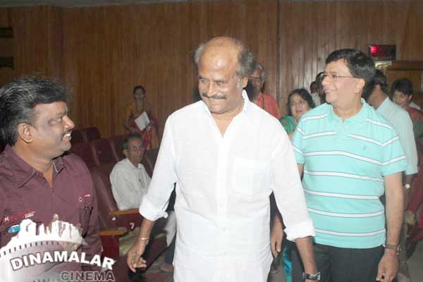 ஒய்.ஜி.மகேந்திரன் நாடக விழாவில் ரஜினி