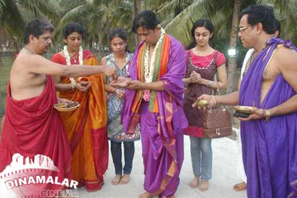 அர்ஜூனின் ஆஞ்சநேயர் கோவிலில் சிலை பிரதிஷ்டை
